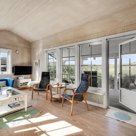 Aise - 75m From The Sea By Interhome