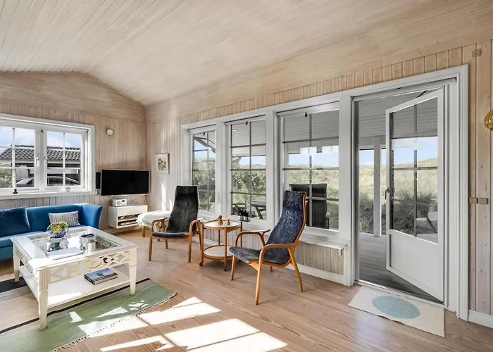 Aise - 75m From The Sea By Interhome